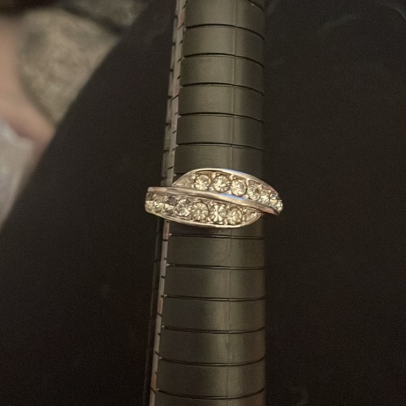 Size 7.5 - Picture 2 of 2